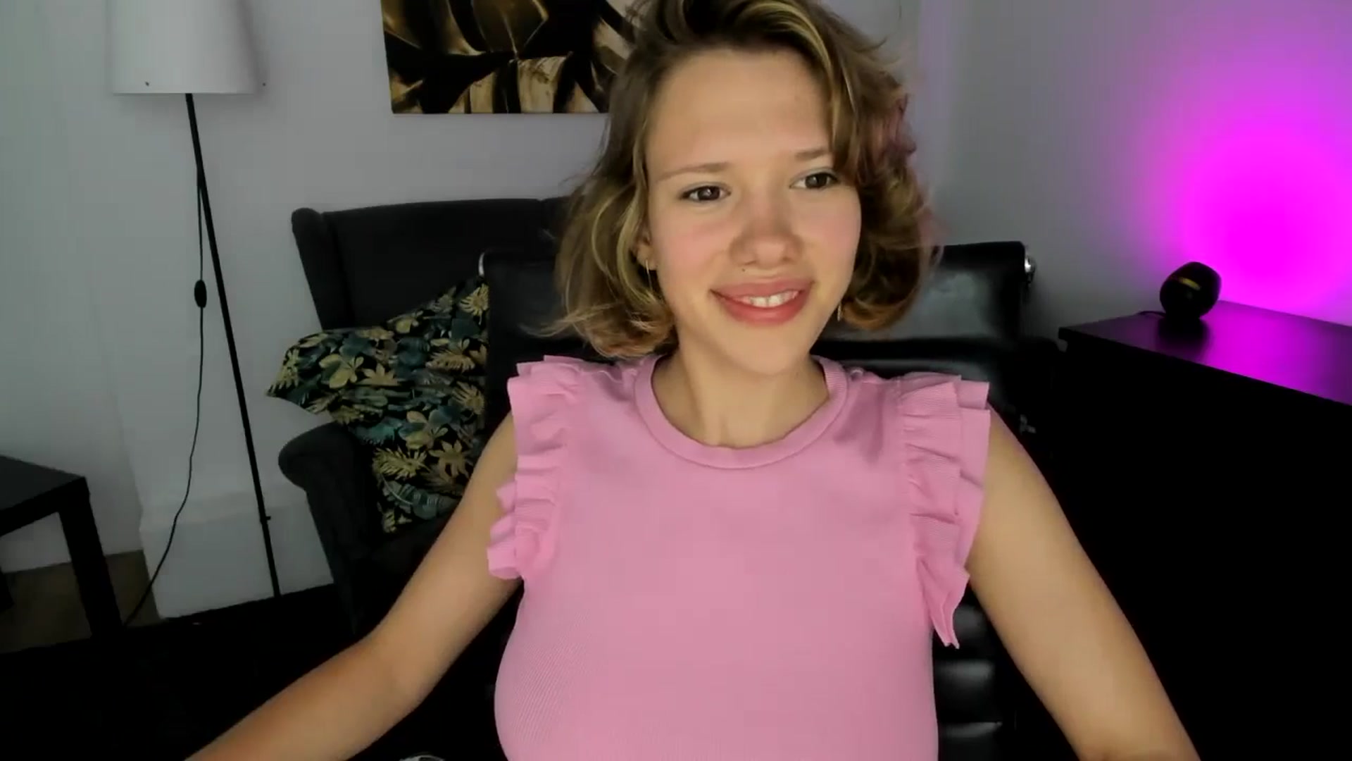 Gallery image thumbnail from Aquariuss's myfreecams stream on, 06/27/2024, 18:31 image 6 of 20