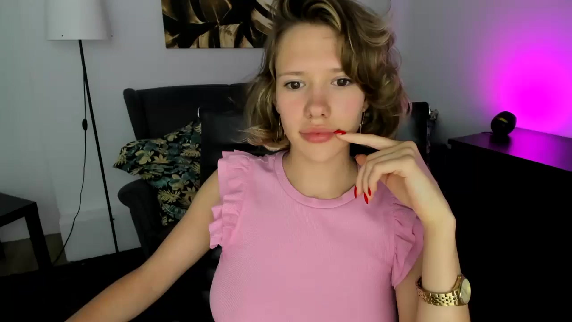 Gallery image thumbnail from Aquariuss's myfreecams stream on, 06/27/2024, 18:31 image 1 of 20
