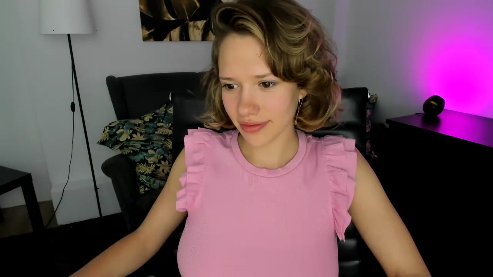 Gallery image thumbnail from Aquariuss's myfreecams stream on, 06/27/2024, 18:31 image 14 of 20
