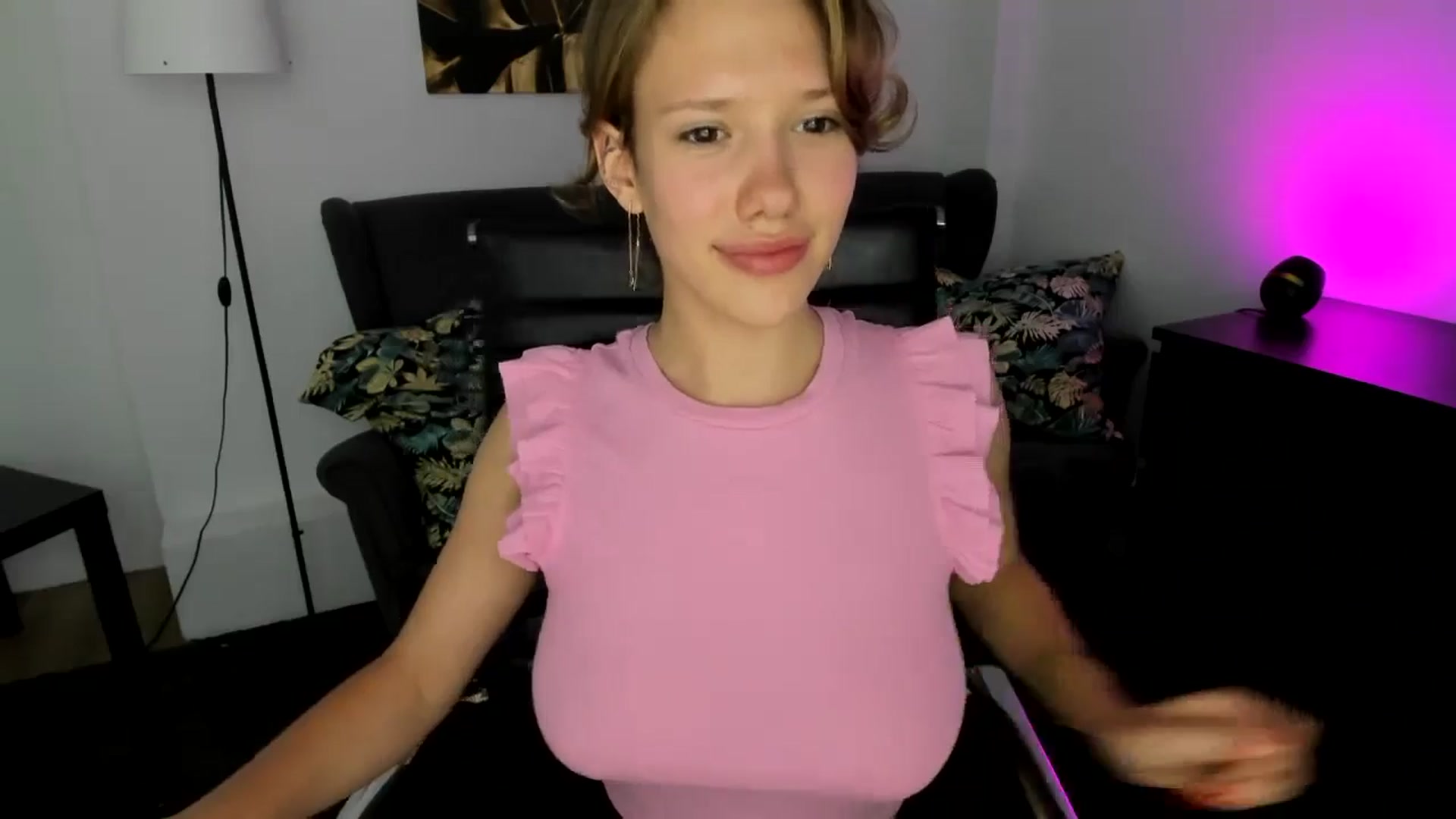 Gallery image thumbnail from Aquariuss's myfreecams stream on, 06/27/2024, 19:42 image 8 of 20