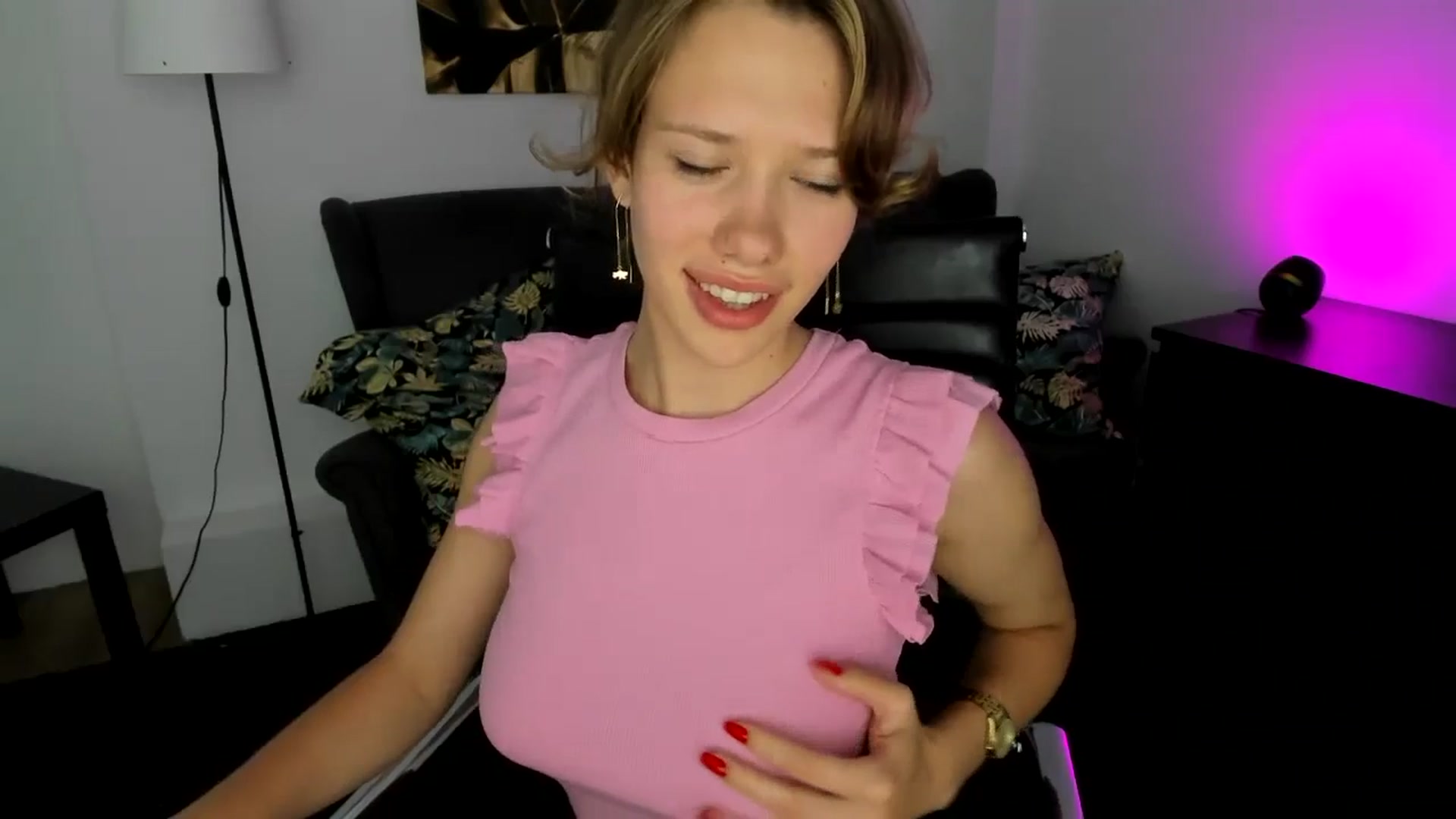 Gallery image thumbnail from Aquariuss's myfreecams stream on, 06/27/2024, 19:42 image 7 of 20