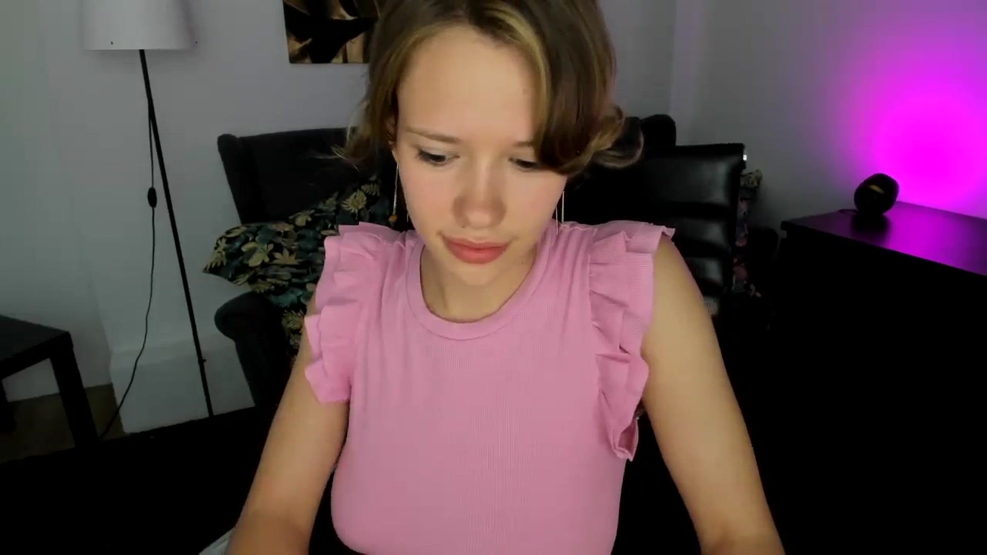 Gallery image thumbnail from Aquariuss's myfreecams stream on, 06/27/2024, 19:42 image 18 of 20