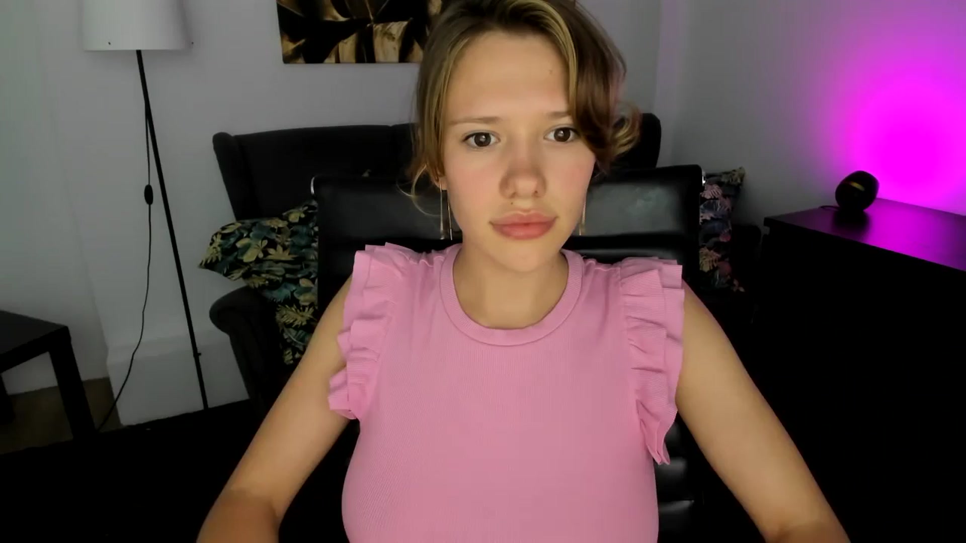 Gallery image thumbnail from Aquariuss's myfreecams stream on, 06/27/2024, 19:42 image 1 of 20