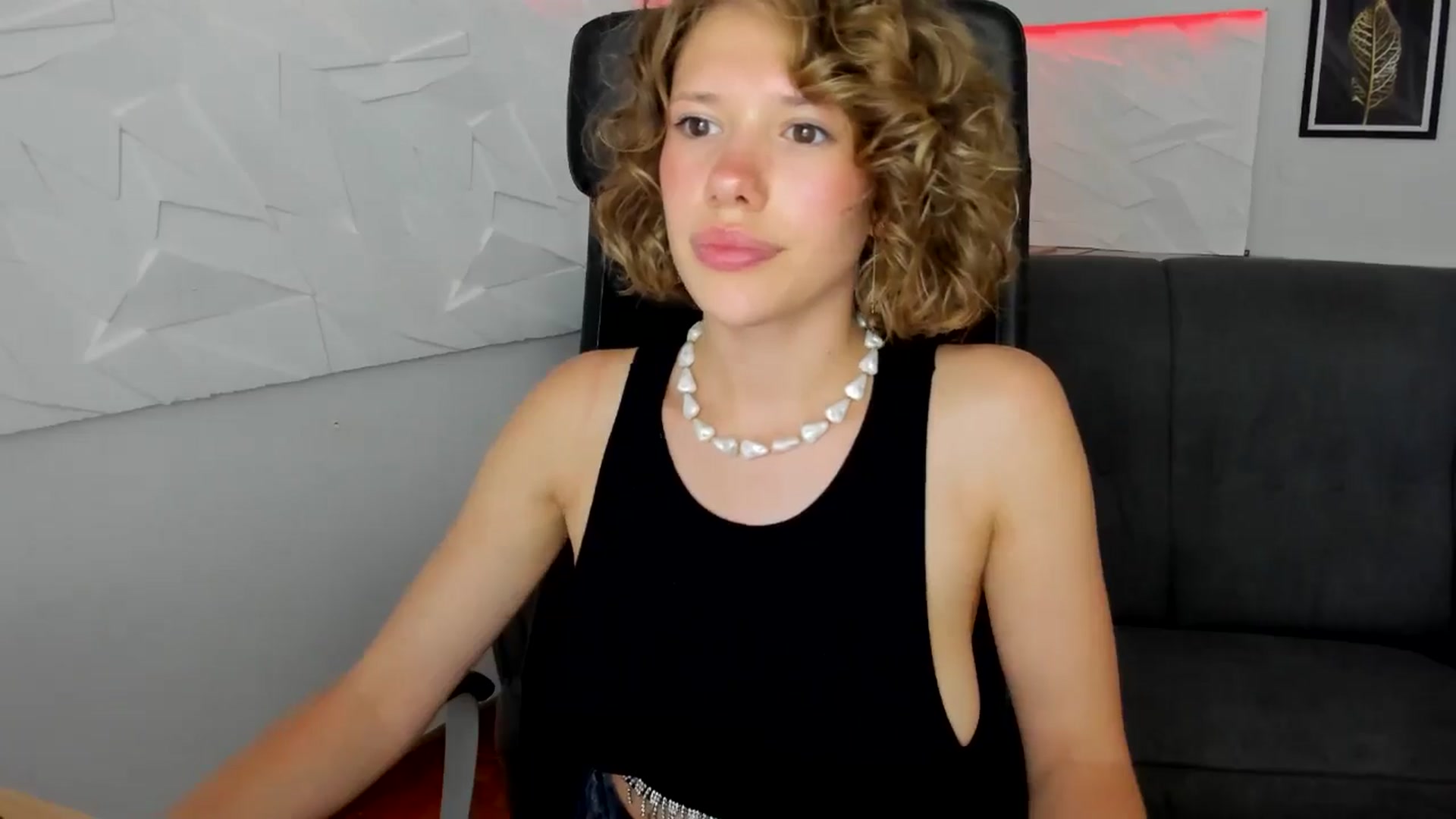 Gallery image thumbnail from Aquariuss's myfreecams stream on, 06/30/2024, 17:08 image 16 of 20