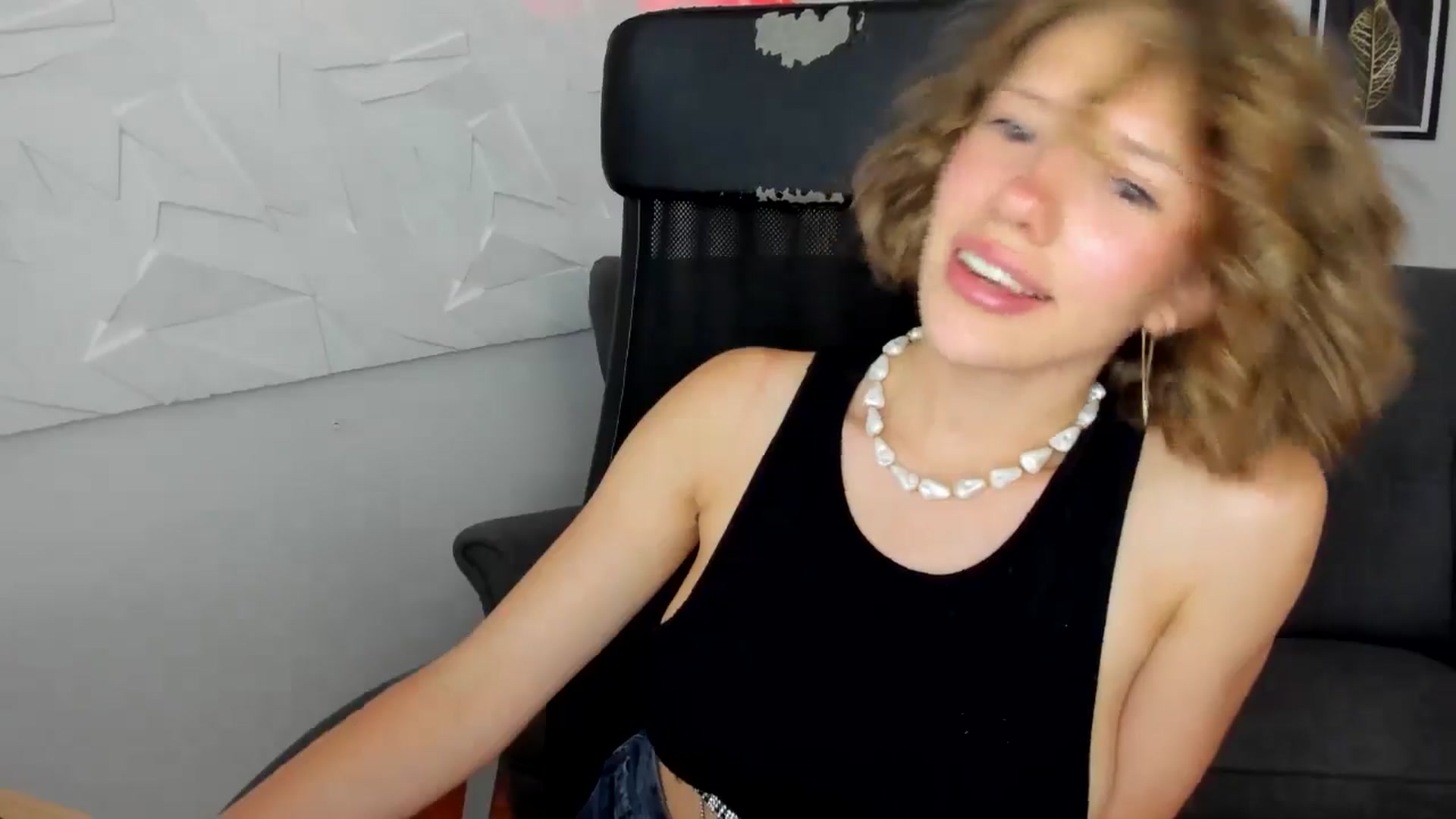 Gallery image thumbnail from Aquariuss's myfreecams stream on, 06/30/2024, 17:08 image 17 of 20