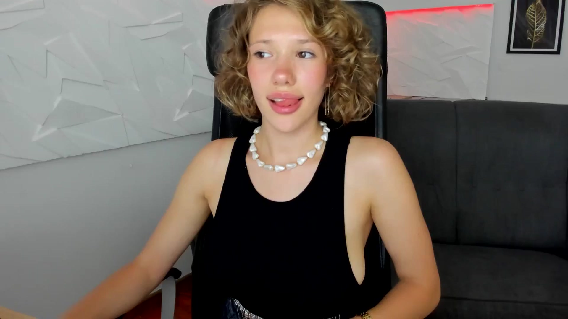 Gallery image thumbnail from Aquariuss's myfreecams stream on, 06/30/2024, 17:08 image 20 of 20