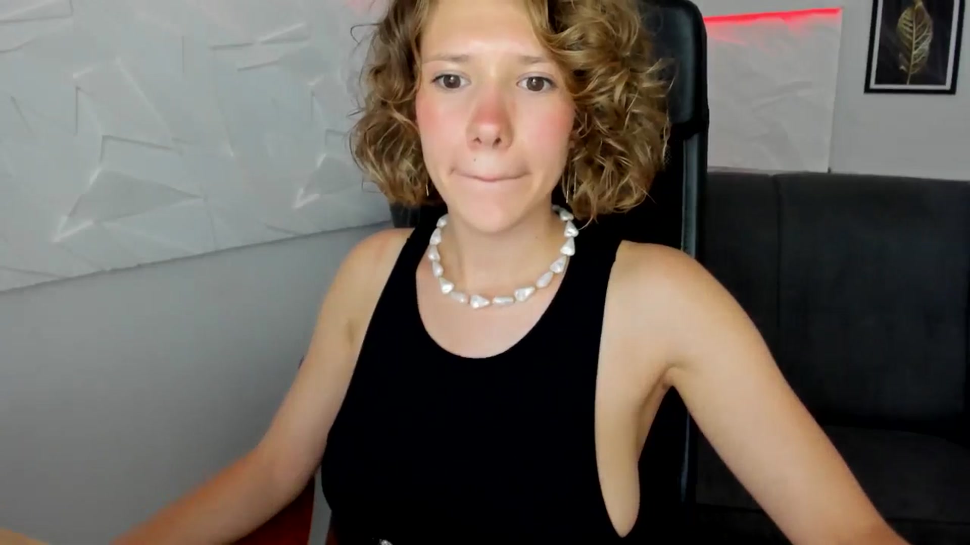 Gallery image thumbnail from Aquariuss's myfreecams stream on, 06/30/2024, 17:08 image 3 of 20