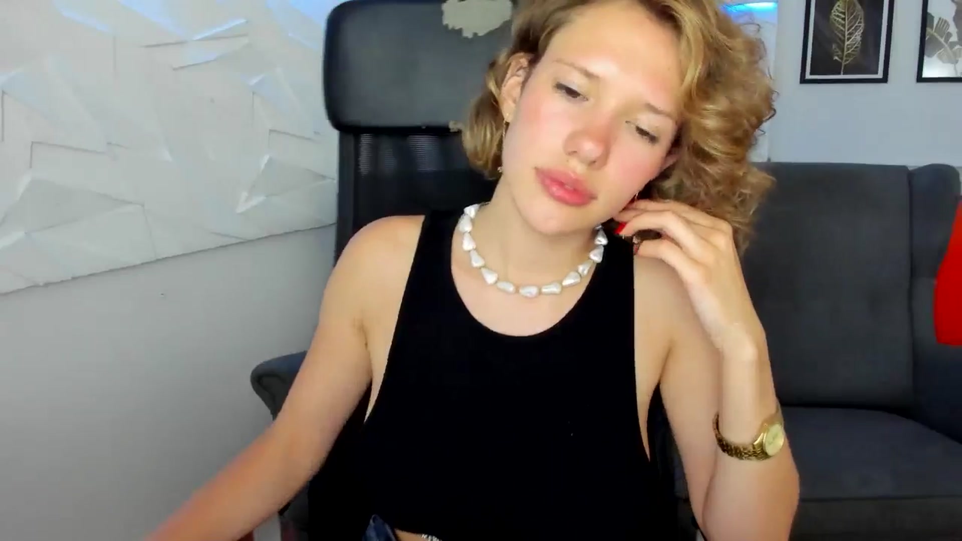 Gallery image thumbnail from Aquariuss's myfreecams stream on, 06/30/2024, 21:40 image 10 of 20