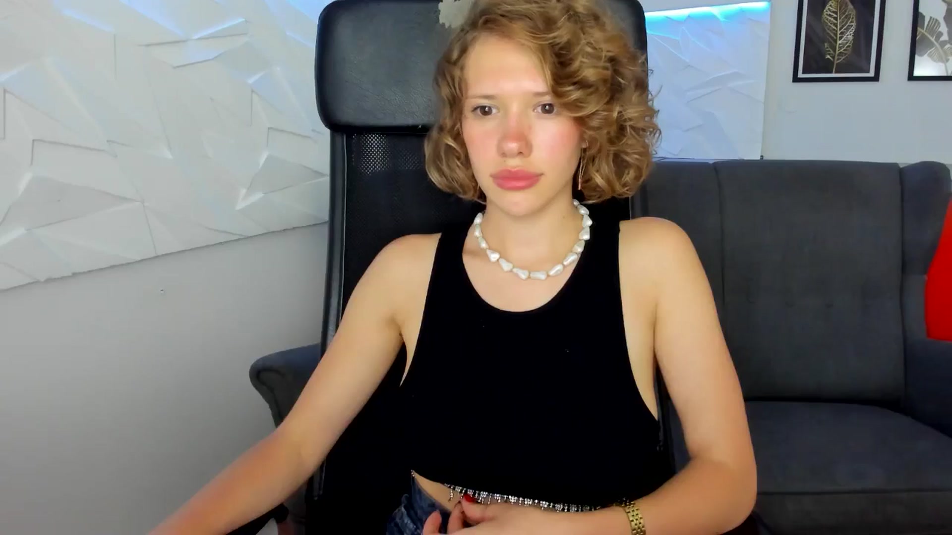 Gallery image thumbnail from Aquariuss's myfreecams stream on, 06/30/2024, 21:40 image 5 of 20