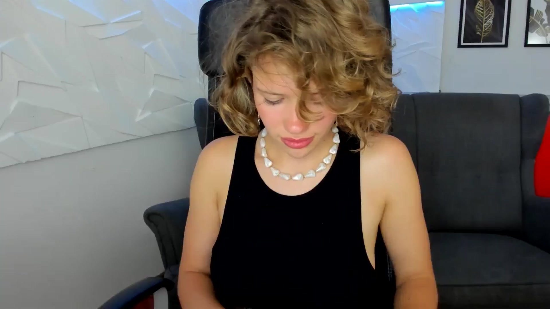 Gallery image thumbnail from Aquariuss's myfreecams stream on, 06/30/2024, 21:40 image 17 of 20