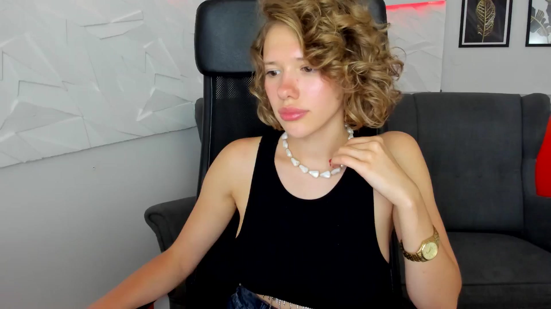 Gallery image thumbnail from Aquariuss's myfreecams stream on, 06/30/2024, 21:40 image 4 of 20