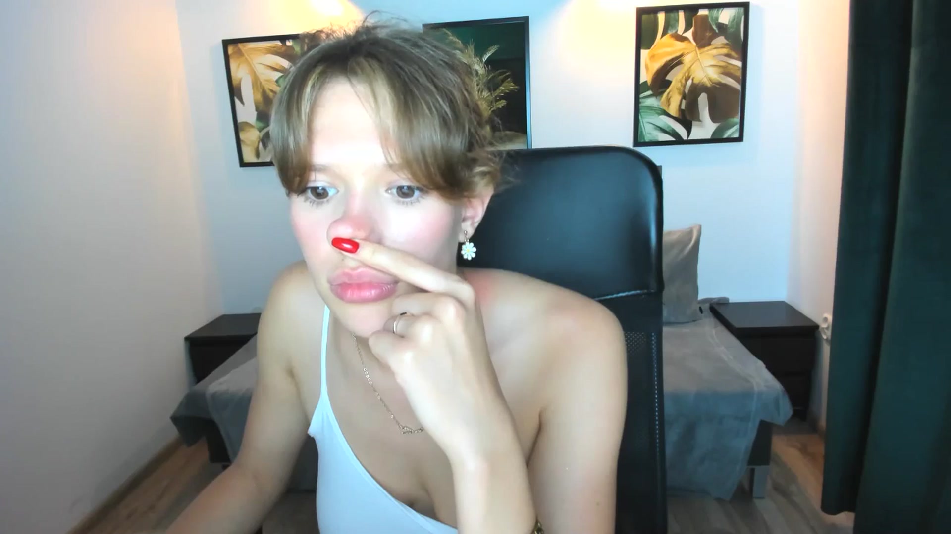 Gallery image thumbnail from Aquariuss's myfreecams stream on, 07/10/2024, 18:37 image 16 of 20