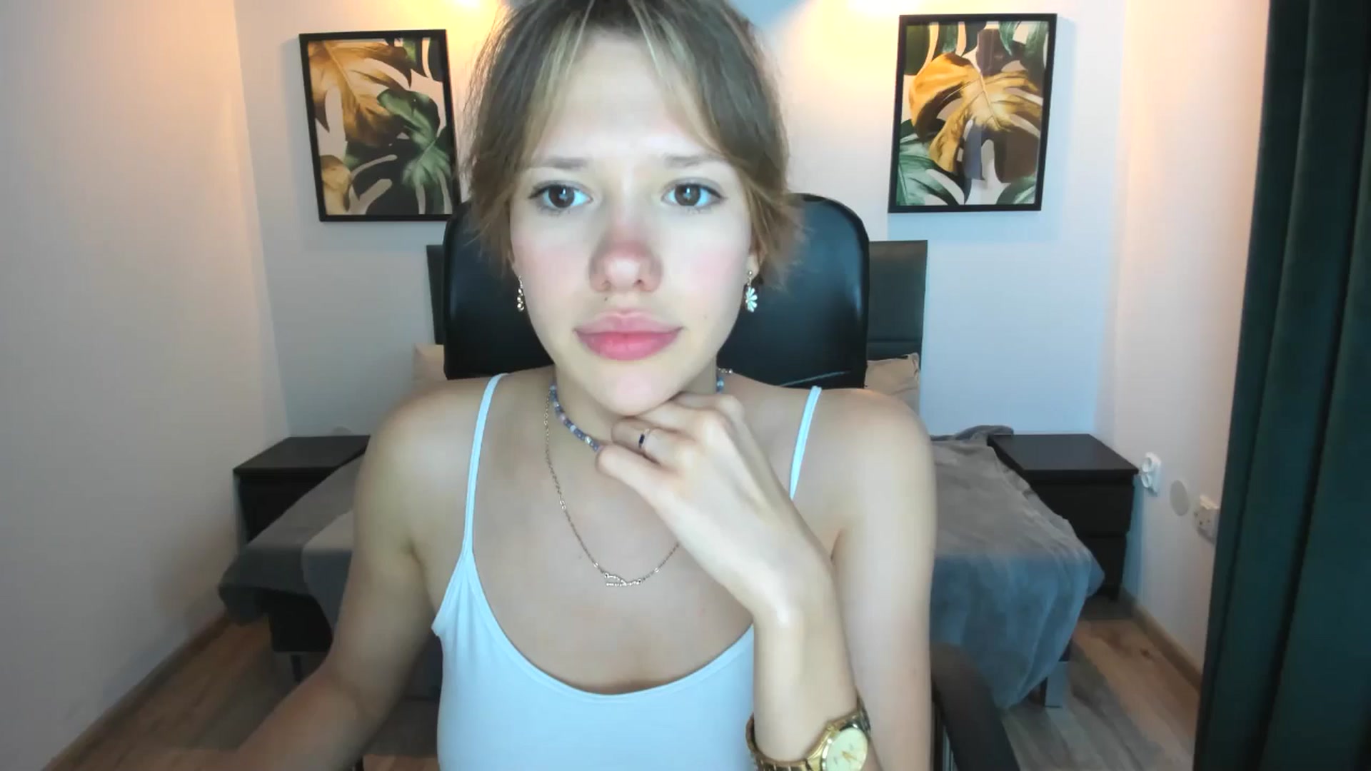 Gallery image thumbnail from Aquariuss's myfreecams stream on, 07/11/2024, 19:20 image 1 of 20