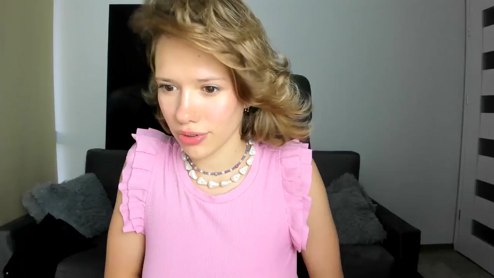 Gallery image thumbnail from Aquariuss's myfreecams stream on, 07/14/2024, 19:08 image 1 of 20