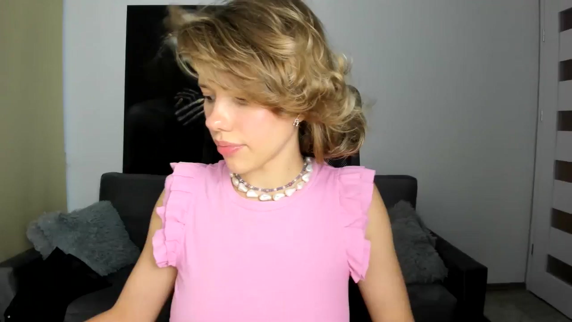 Gallery image thumbnail from Aquariuss's myfreecams stream on, 07/14/2024, 19:08 image 15 of 20