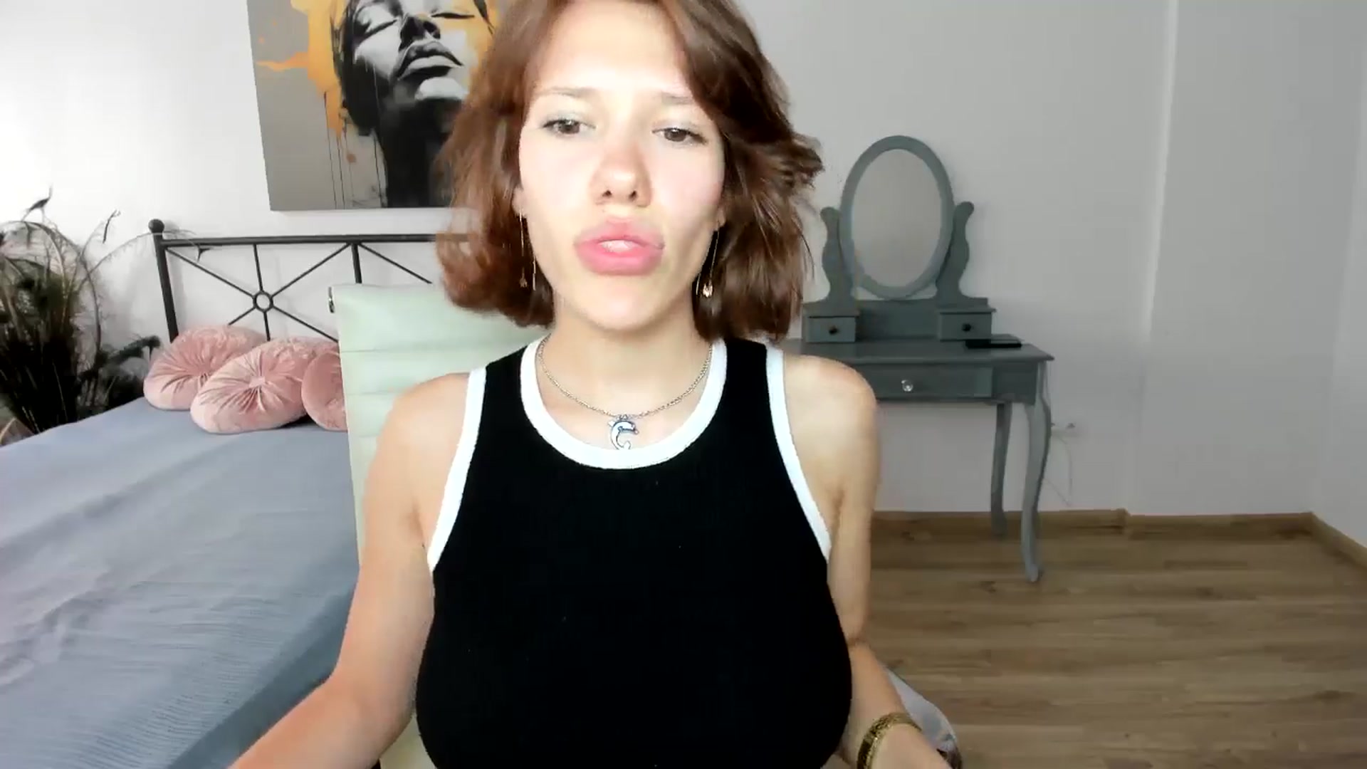 Gallery image thumbnail from Aquariuss's myfreecams stream on, 07/21/2024, 14:00 image 15 of 20