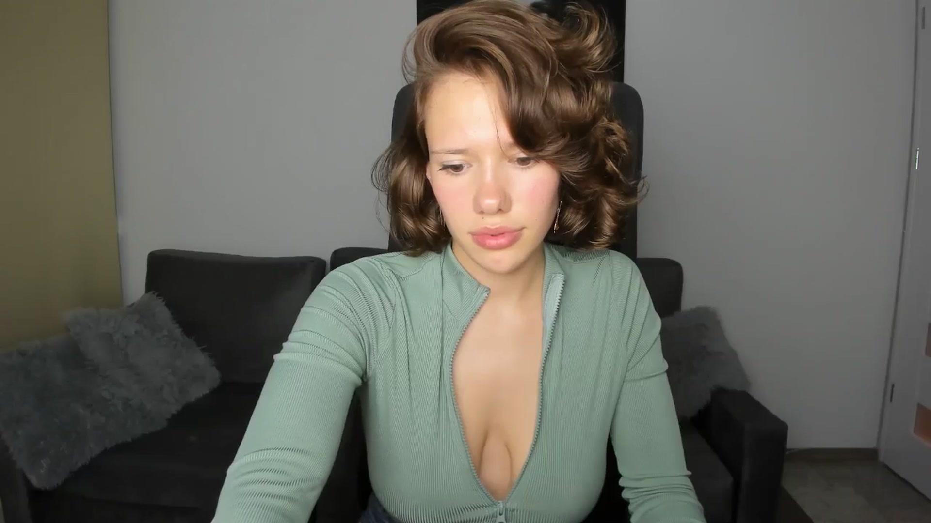 Gallery image thumbnail from Aquariuss's myfreecams stream on, 07/28/2024, 19:48 image 8 of 20
