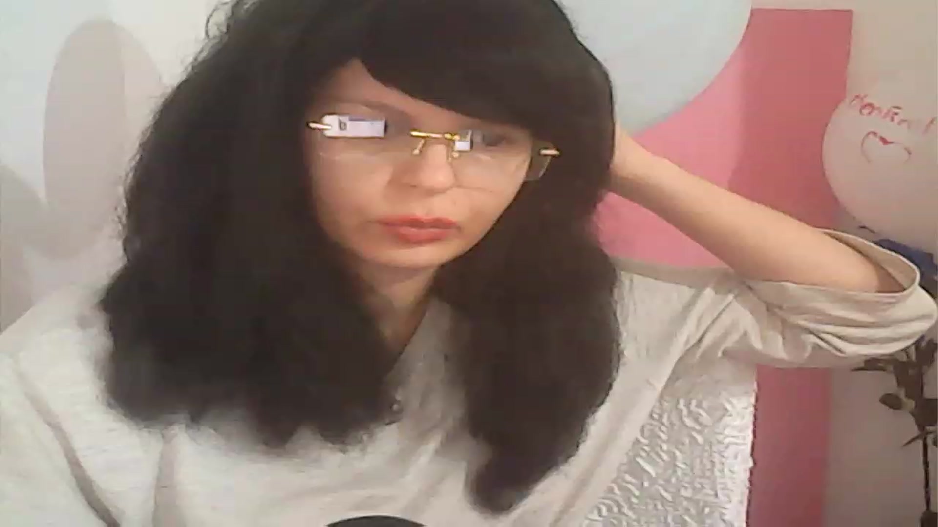 Gallery image thumbnail from AraArtist's myfreecams stream on, 12/25/2022, 23:56 image 17 of 20