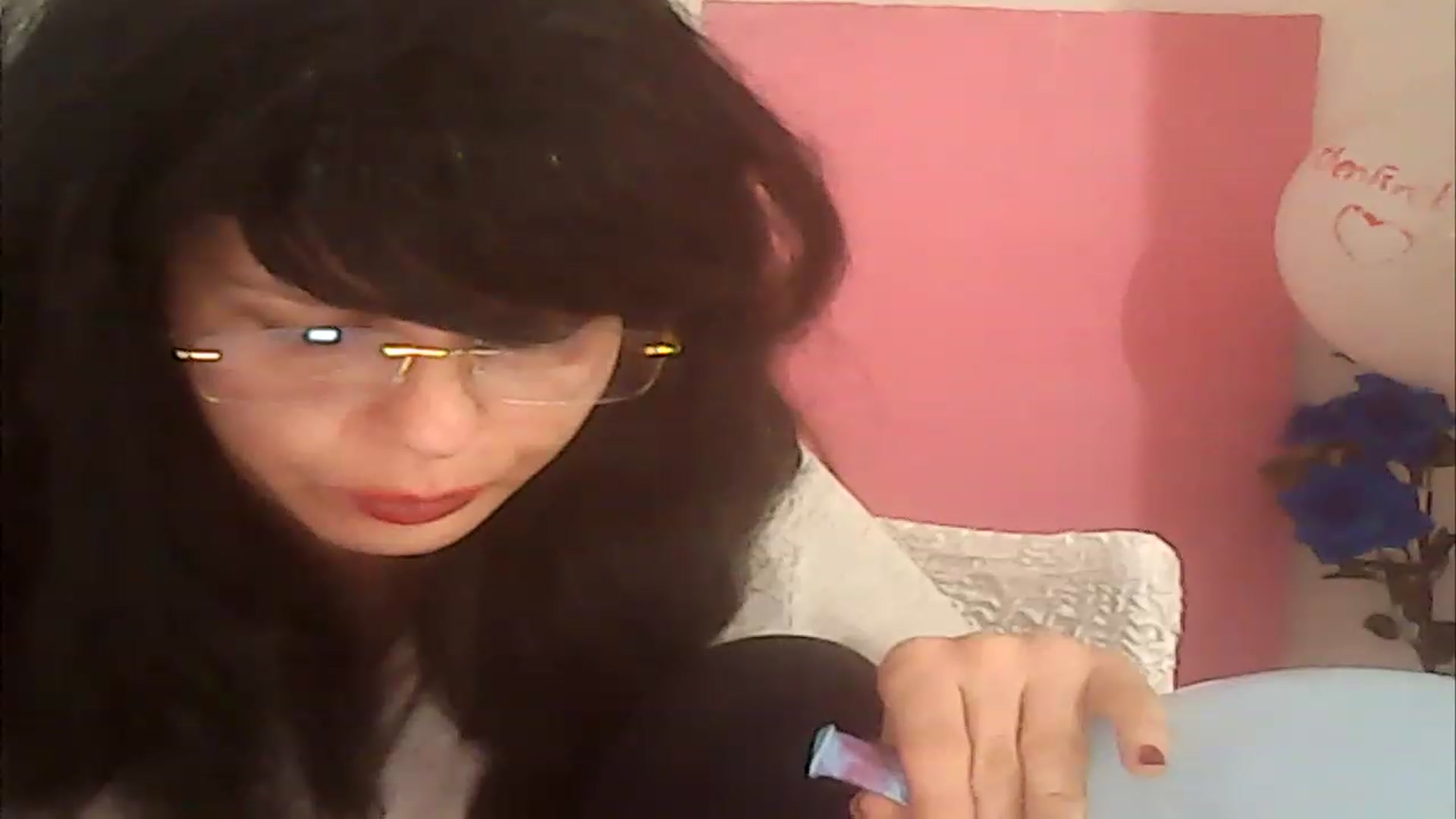 Gallery image thumbnail from AraArtist's myfreecams stream on, 12/25/2022, 23:56 image 13 of 20