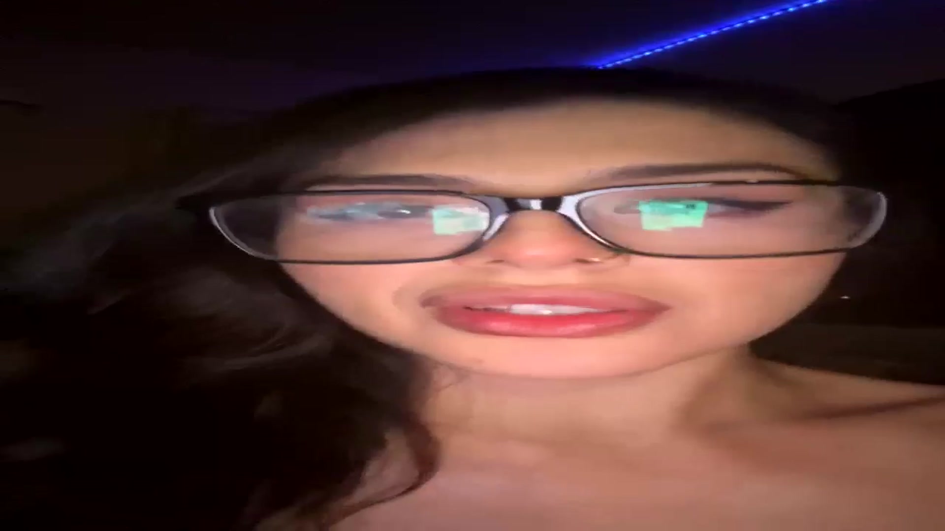 Gallery image thumbnail from Arabella4's myfreecams stream on, 07/14/2024, 09:48 image 17 of 20