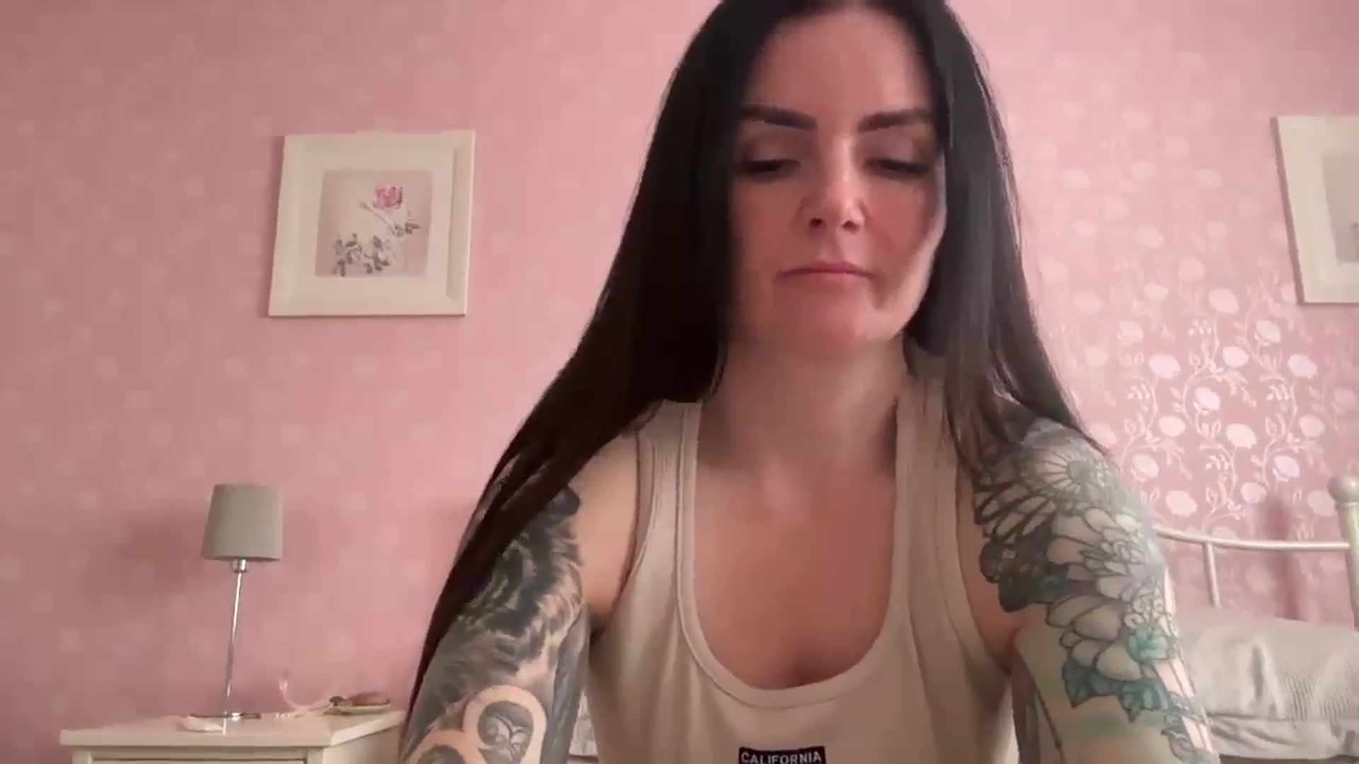 Gallery image thumbnail from ArabellaJade's myfreecams stream on, 03/19/2025, 13:03 image 7 of 20