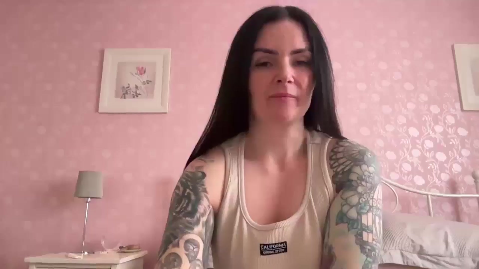 Gallery image thumbnail from ArabellaJade's myfreecams stream on, 03/19/2025, 13:03 image 6 of 20