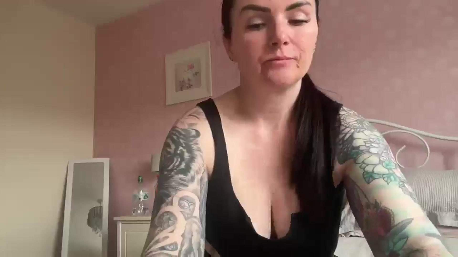 Gallery image thumbnail from ArabellaJade's myfreecams stream on, 04/21/2025, 12:51 image 3 of 20