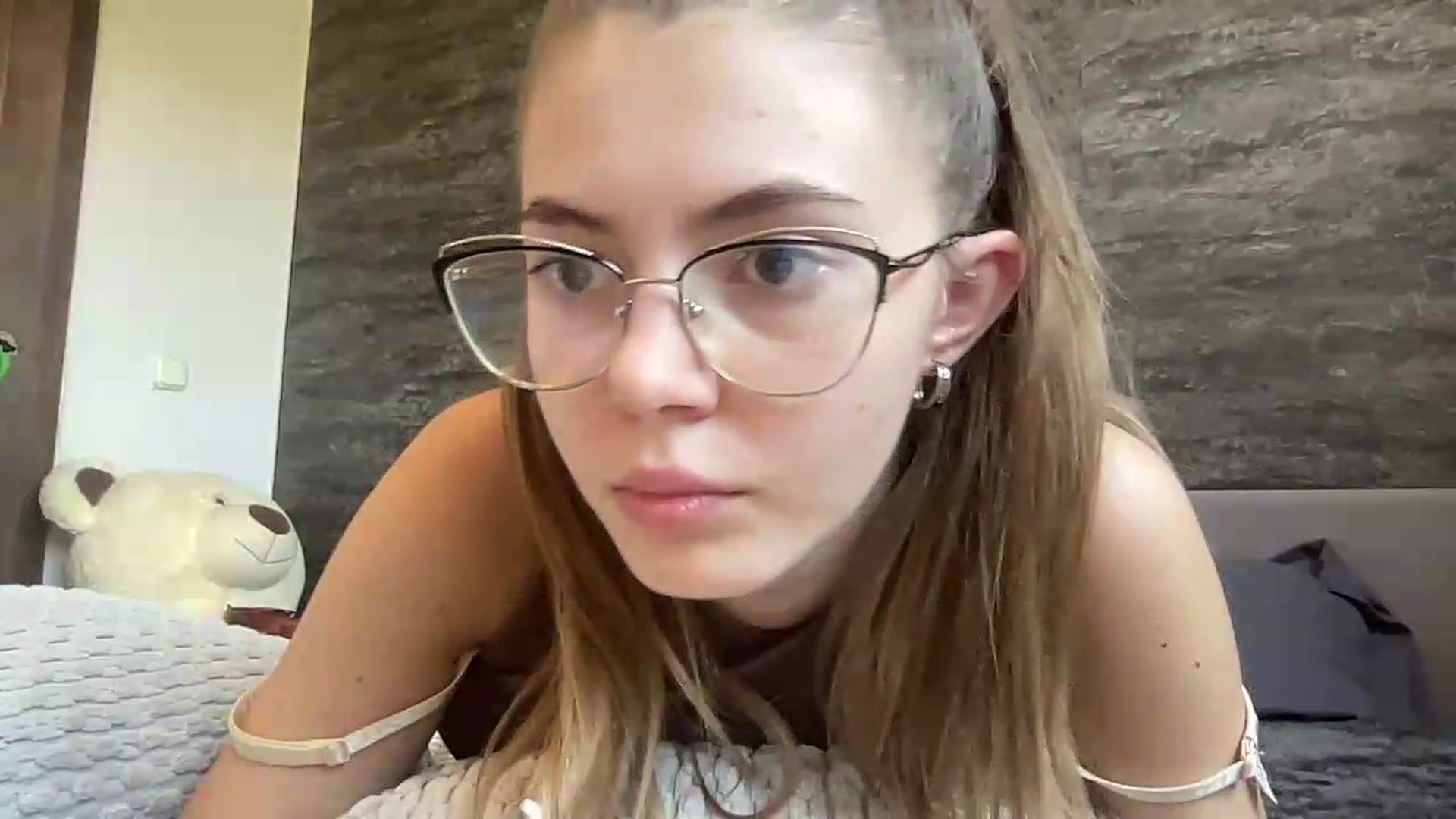 Gallery image thumbnail from ArabellaReed's myfreecams stream on, 08/16/2026, 11:22 image 17 of 20