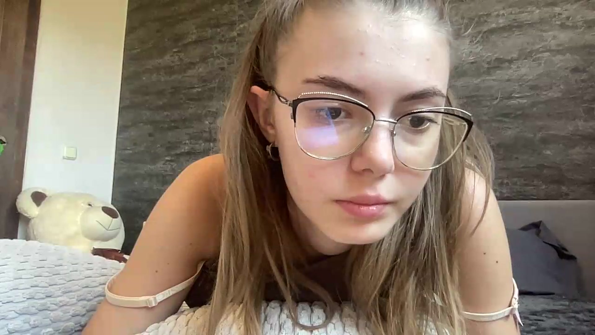 Gallery image thumbnail from ArabellaReed's myfreecams stream on, 08/16/2026, 11:22 image 16 of 20