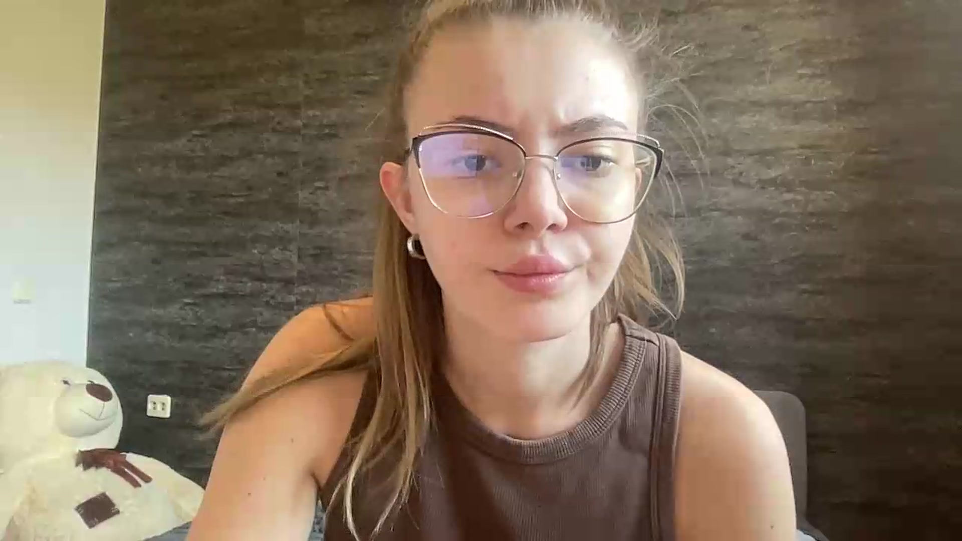 Gallery image thumbnail from ArabellaReed's myfreecams stream on, 08/16/2026, 11:45 image 18 of 20