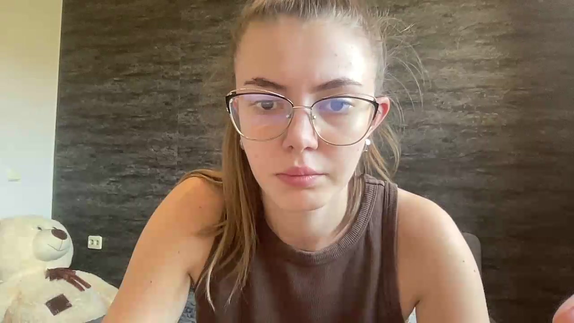 Gallery image thumbnail from ArabellaReed's myfreecams stream on, 08/16/2026, 11:45 image 16 of 20