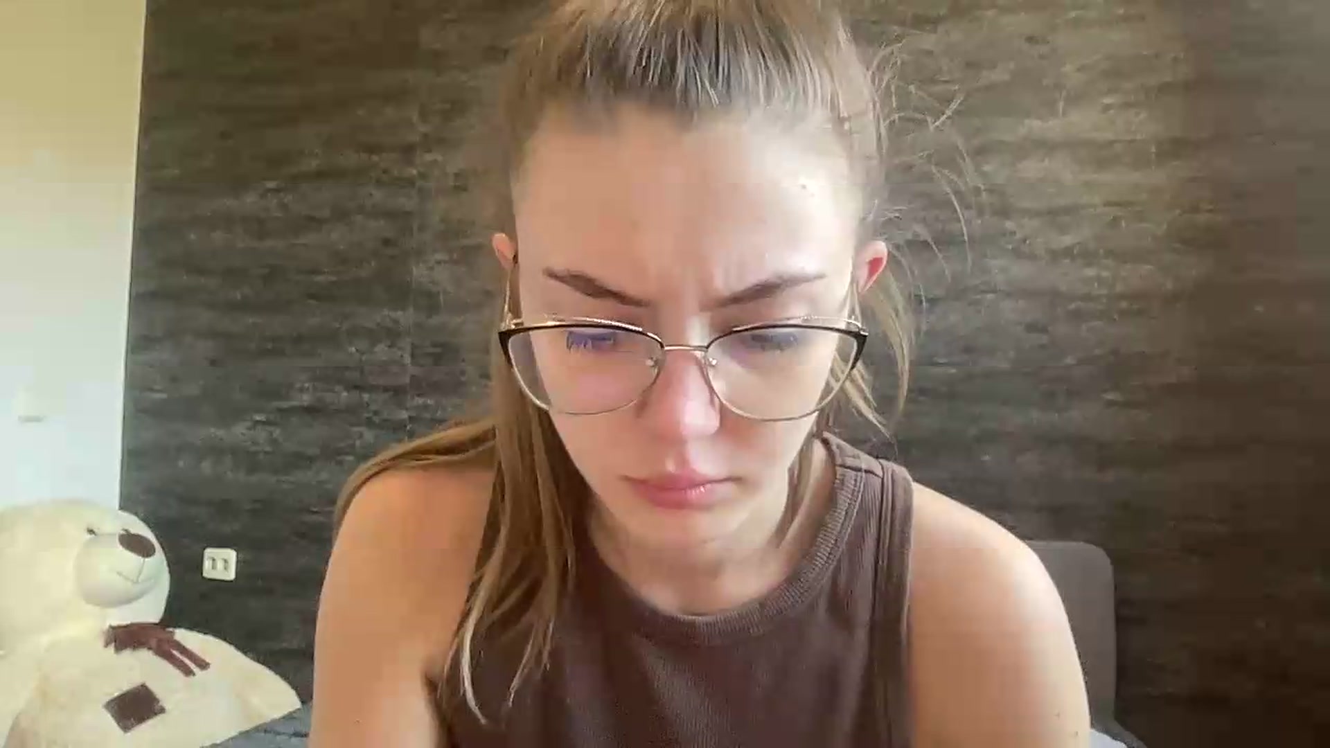 Gallery image thumbnail from ArabellaReed's myfreecams stream on, 08/16/2026, 11:45 image 17 of 20