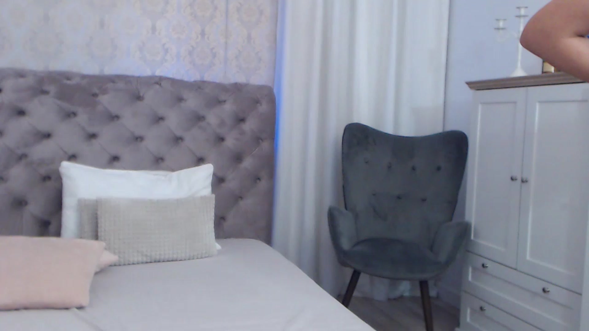 Gallery image thumbnail from Arabian_Woman's myfreecams stream on, 11/19/2022, 19:06 image 4 of 20