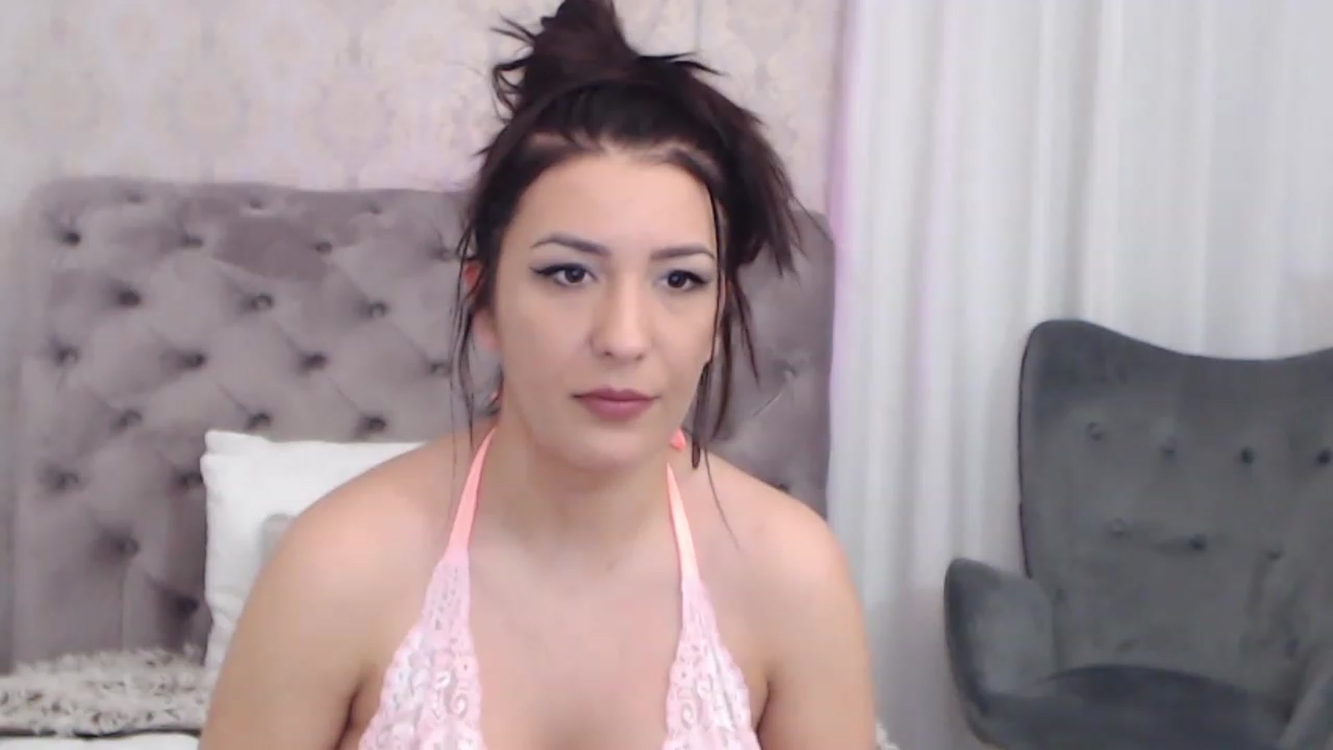 Gallery image thumbnail from Arabian_Woman's myfreecams stream on, 12/05/2022, 21:45 image 6 of 20