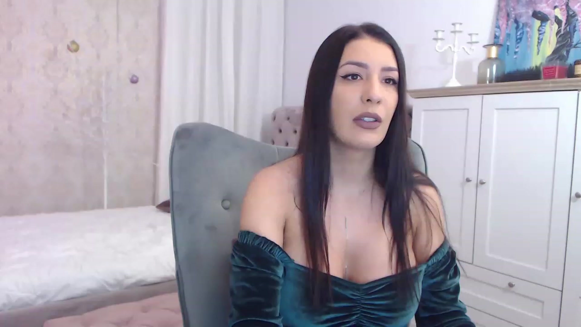 Gallery image thumbnail from Arabian_Woman's myfreecams stream on, 12/28/2022, 21:40 image 7 of 20