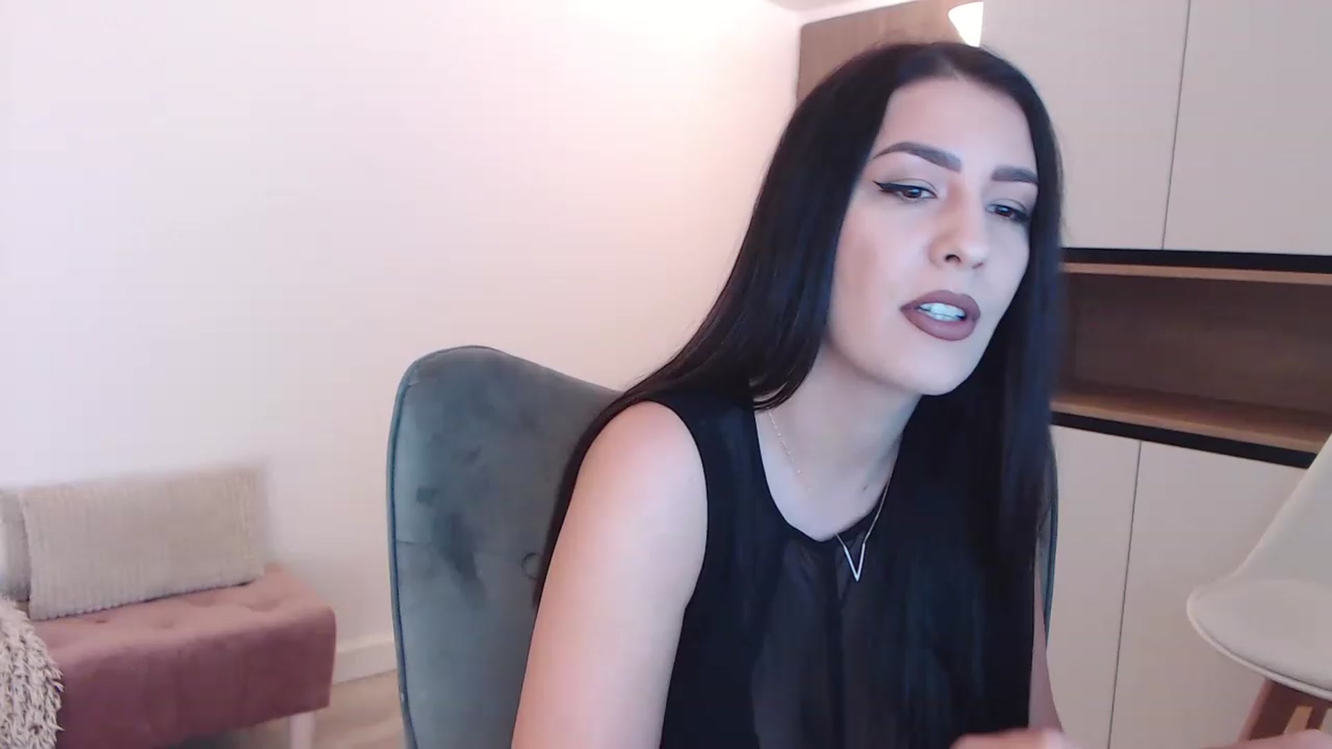 Gallery image thumbnail from Arabian_Woman's myfreecams stream on, 03/05/2023, 16:44 image 8 of 20