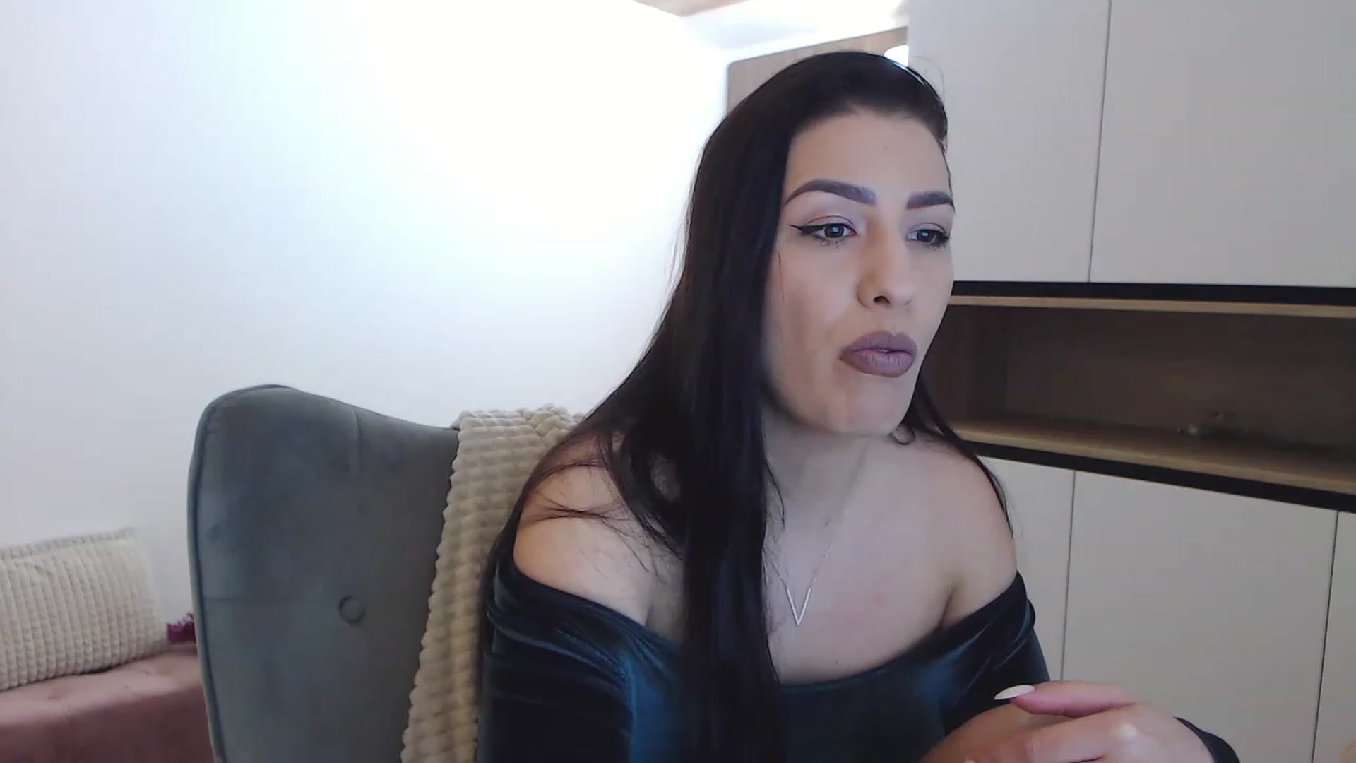 Gallery image thumbnail from Arabian_Woman's myfreecams stream on, 03/07/2023, 20:31 image 10 of 20