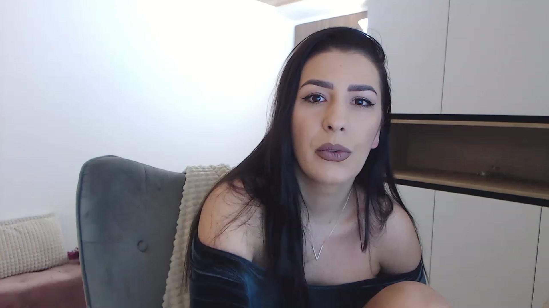 Gallery image thumbnail from Arabian_Woman's myfreecams stream on, 03/07/2023, 20:31 image 7 of 20