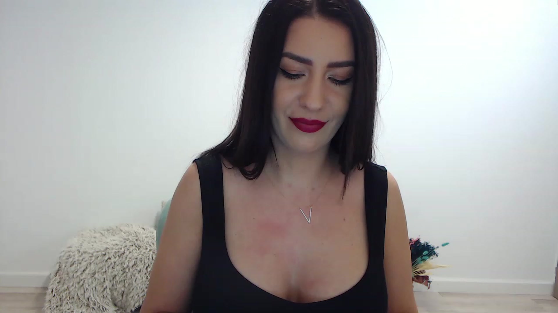 Gallery image thumbnail from Arabian_Woman's myfreecams stream on, 03/16/2023, 21:52 image 5 of 20
