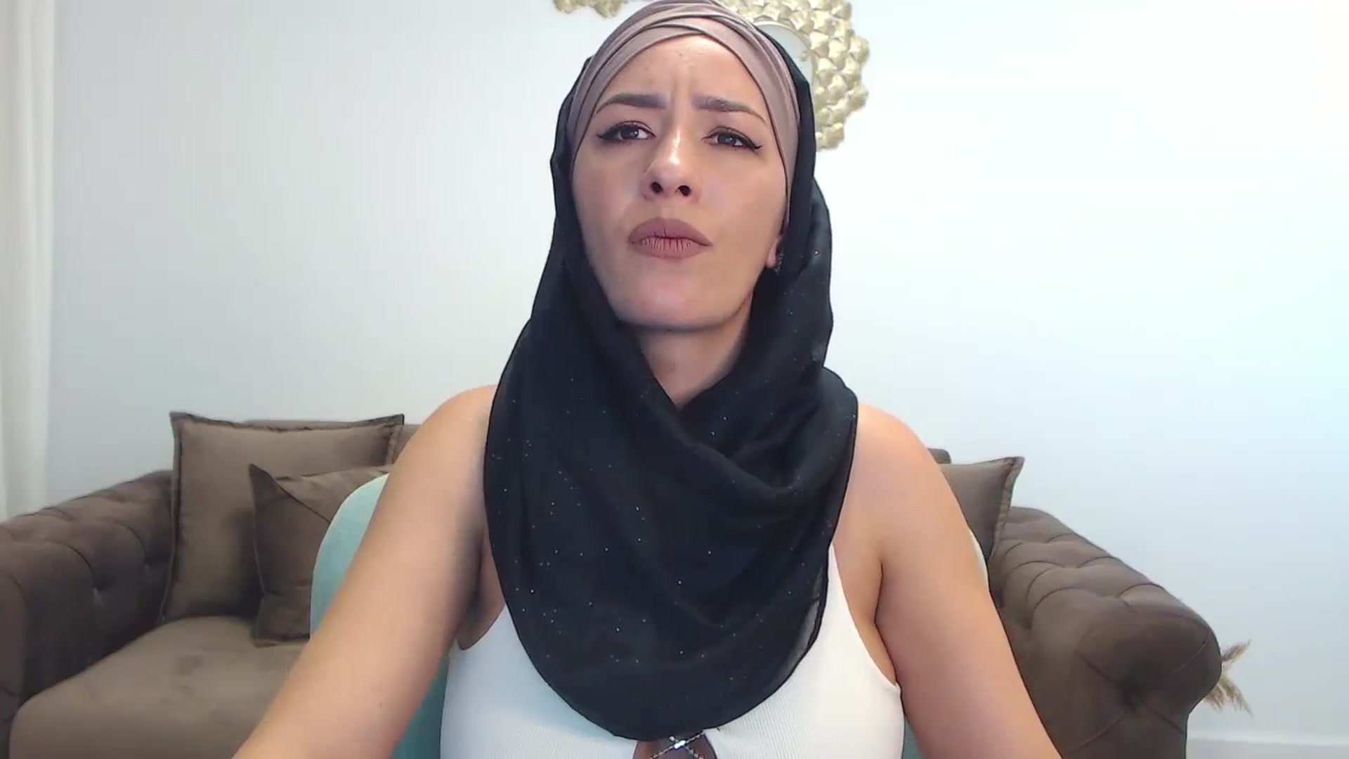 Gallery image thumbnail from Arabian_Woman's myfreecams stream on, 11/18/2023, 19:41 image 2 of 20