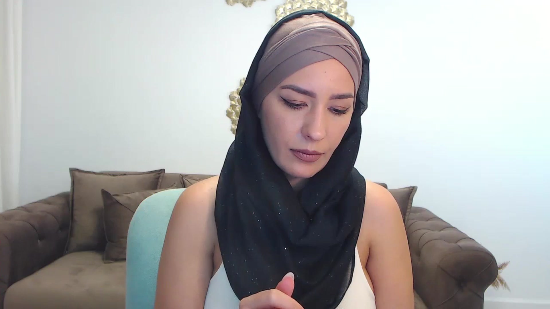 Gallery image thumbnail from Arabian_Woman's myfreecams stream on, 11/18/2023, 19:41 image 4 of 20