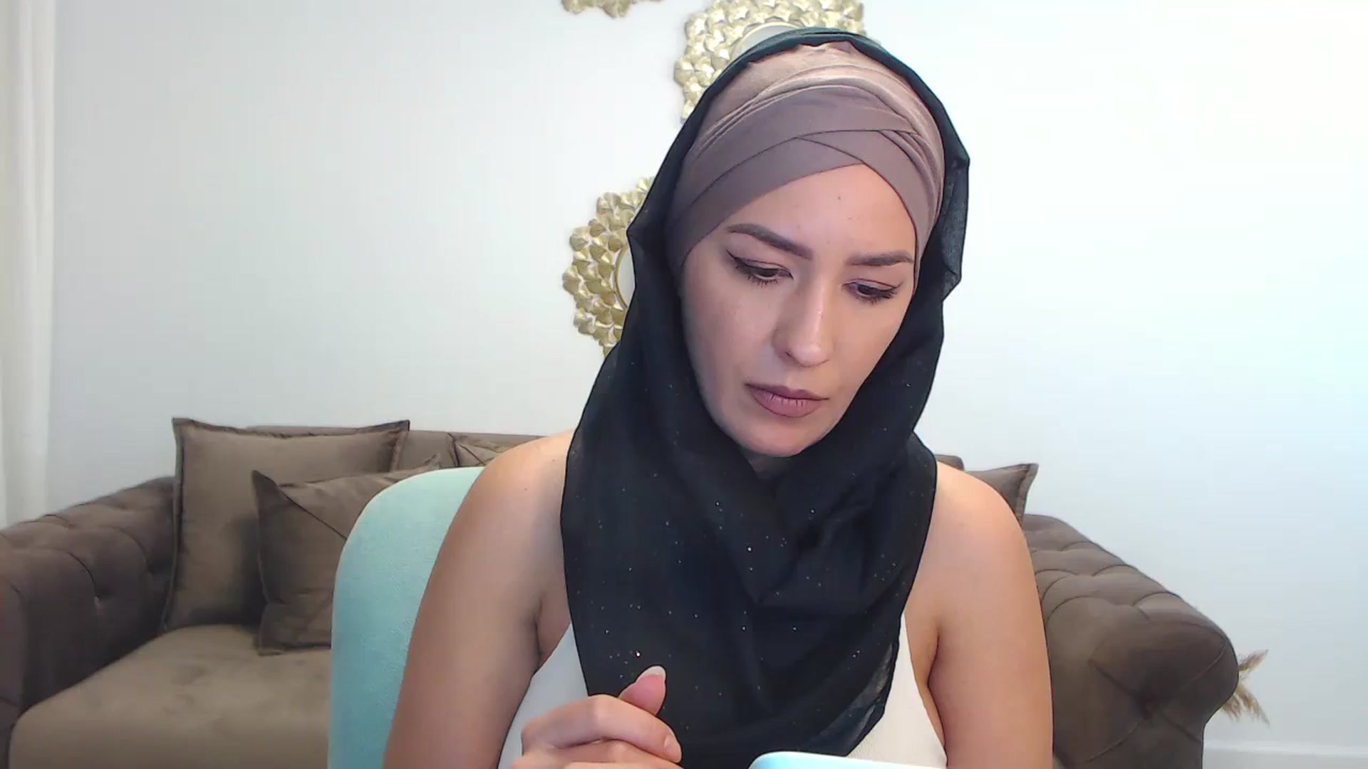 Gallery image thumbnail from Arabian_Woman's myfreecams stream on, 11/18/2023, 19:41 image 8 of 20