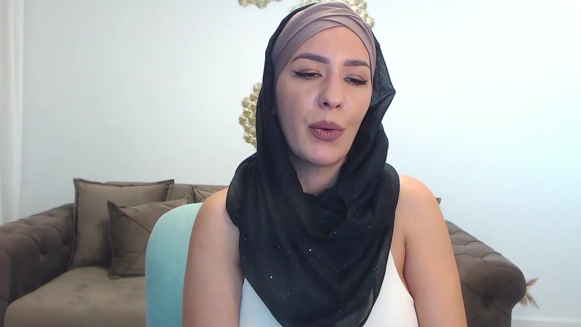 Gallery image thumbnail from Arabian_Woman's myfreecams stream on, 11/18/2023, 19:41 image 19 of 20