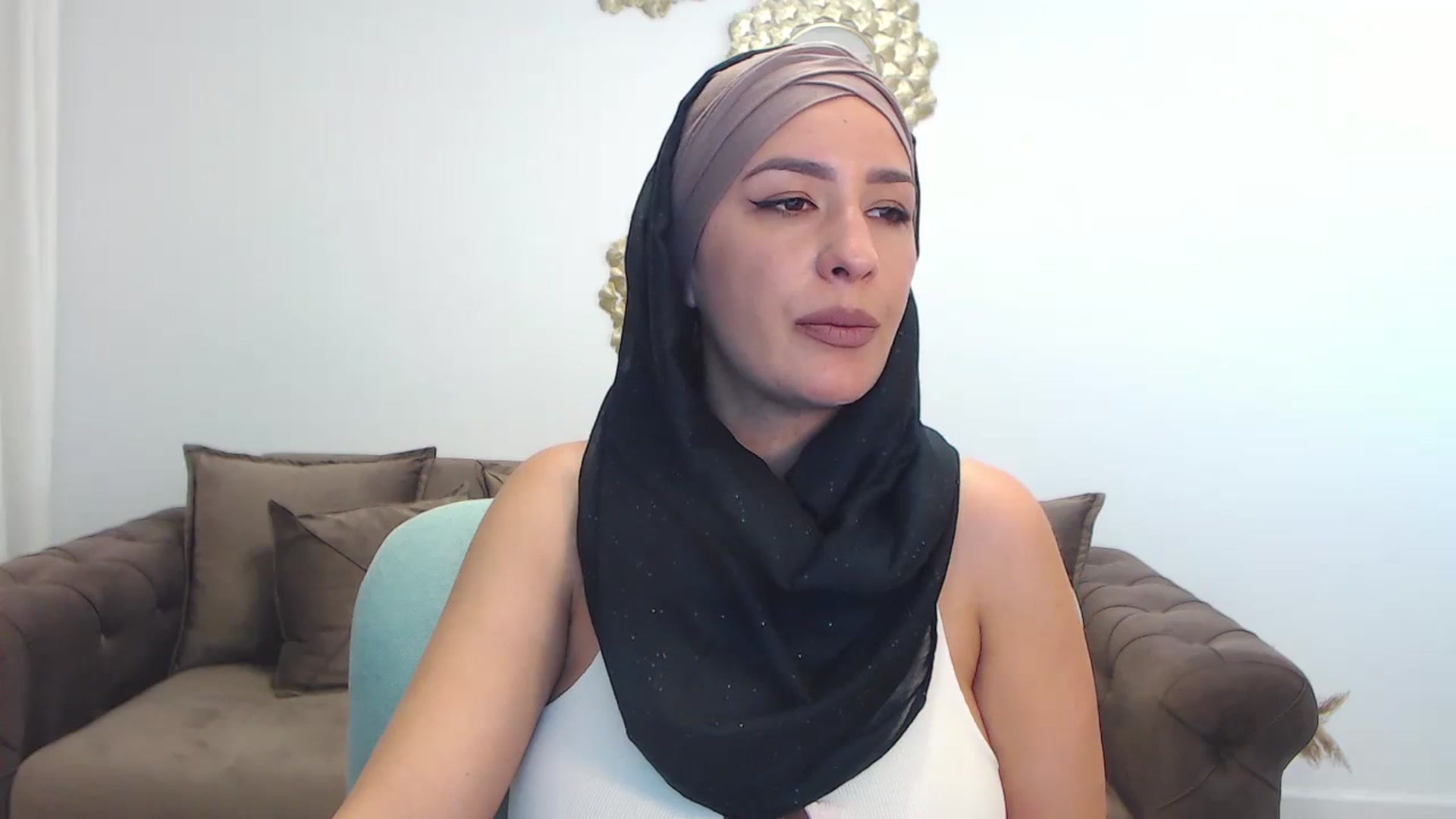 Gallery image thumbnail from Arabian_Woman's myfreecams stream on, 11/18/2023, 19:41 image 9 of 20