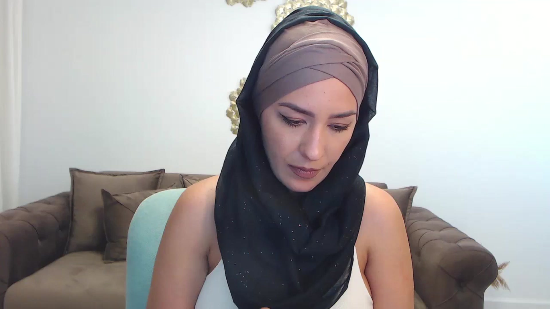 Gallery image thumbnail from Arabian_Woman's myfreecams stream on, 11/18/2023, 19:41 image 5 of 20