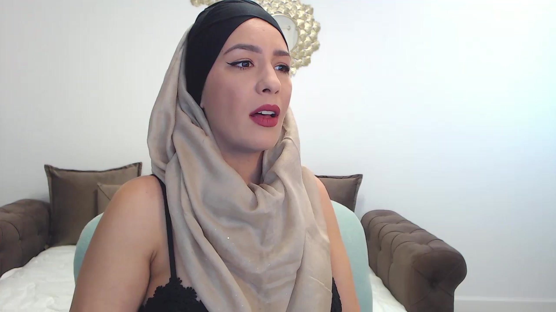 Gallery image thumbnail from Arabian_Woman's myfreecams stream on, 11/22/2023, 15:37 image 2 of 20