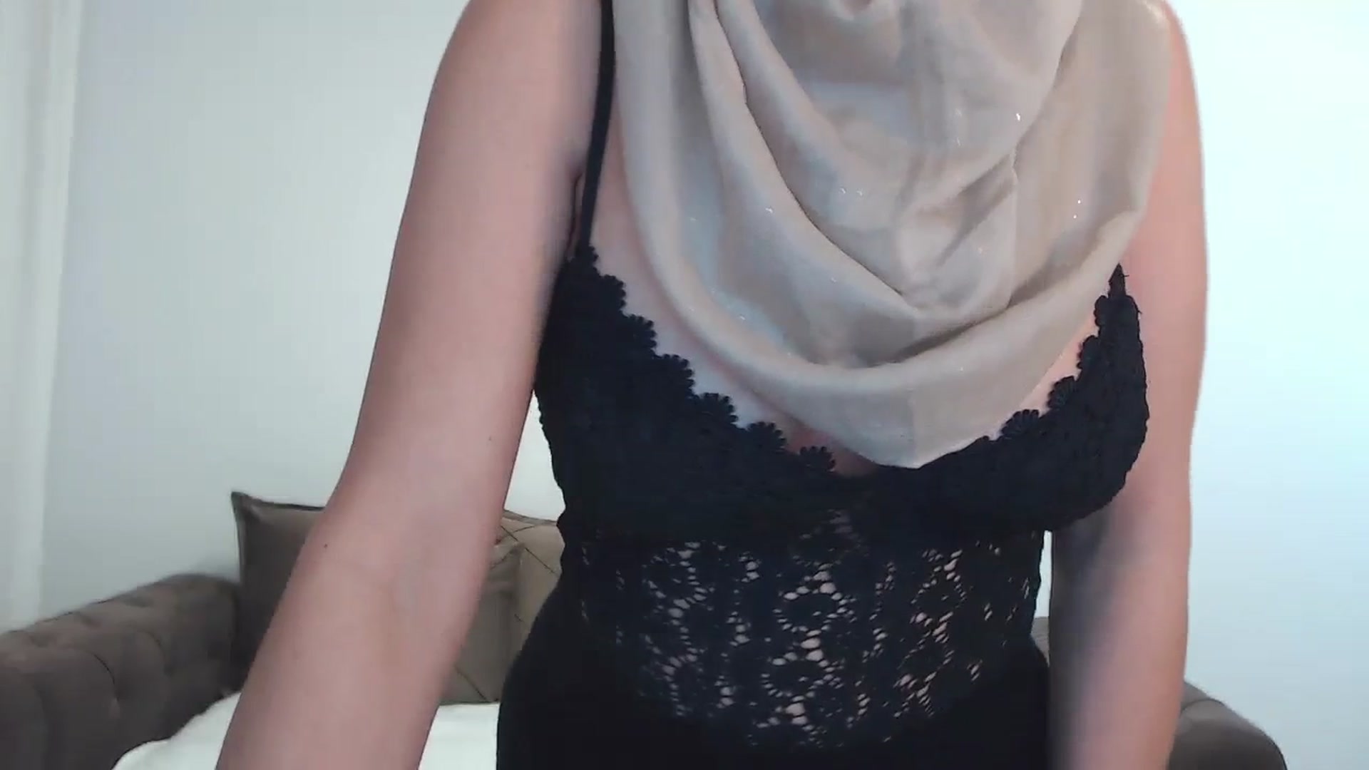 Gallery image thumbnail from Arabian_Woman's myfreecams stream on, 11/22/2023, 15:37 image 6 of 20