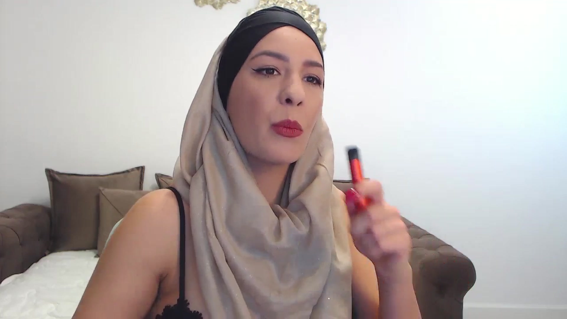 Gallery image thumbnail from Arabian_Woman's myfreecams stream on, 11/22/2023, 15:37 image 4 of 20