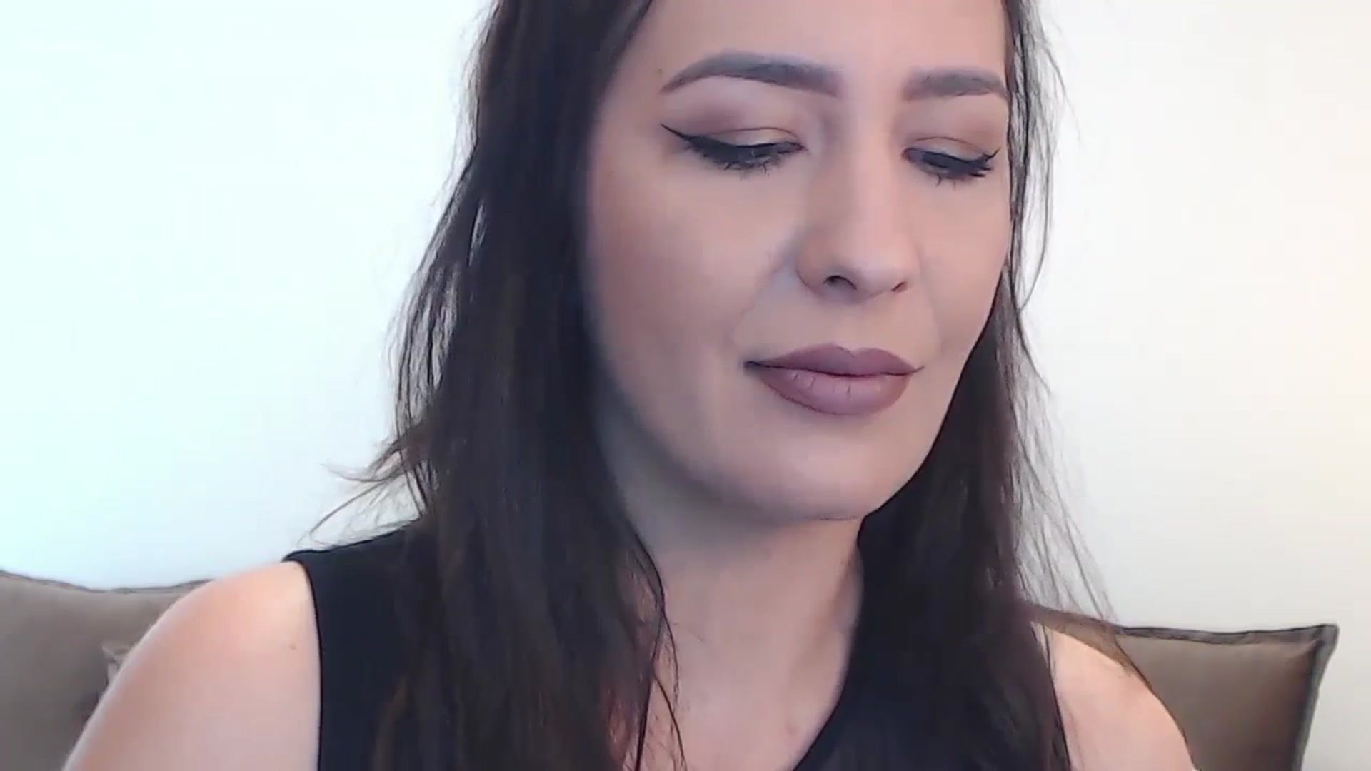 Gallery image thumbnail from Arabian_Woman's myfreecams stream on, 01/11/2024, 12:44 image 7 of 20