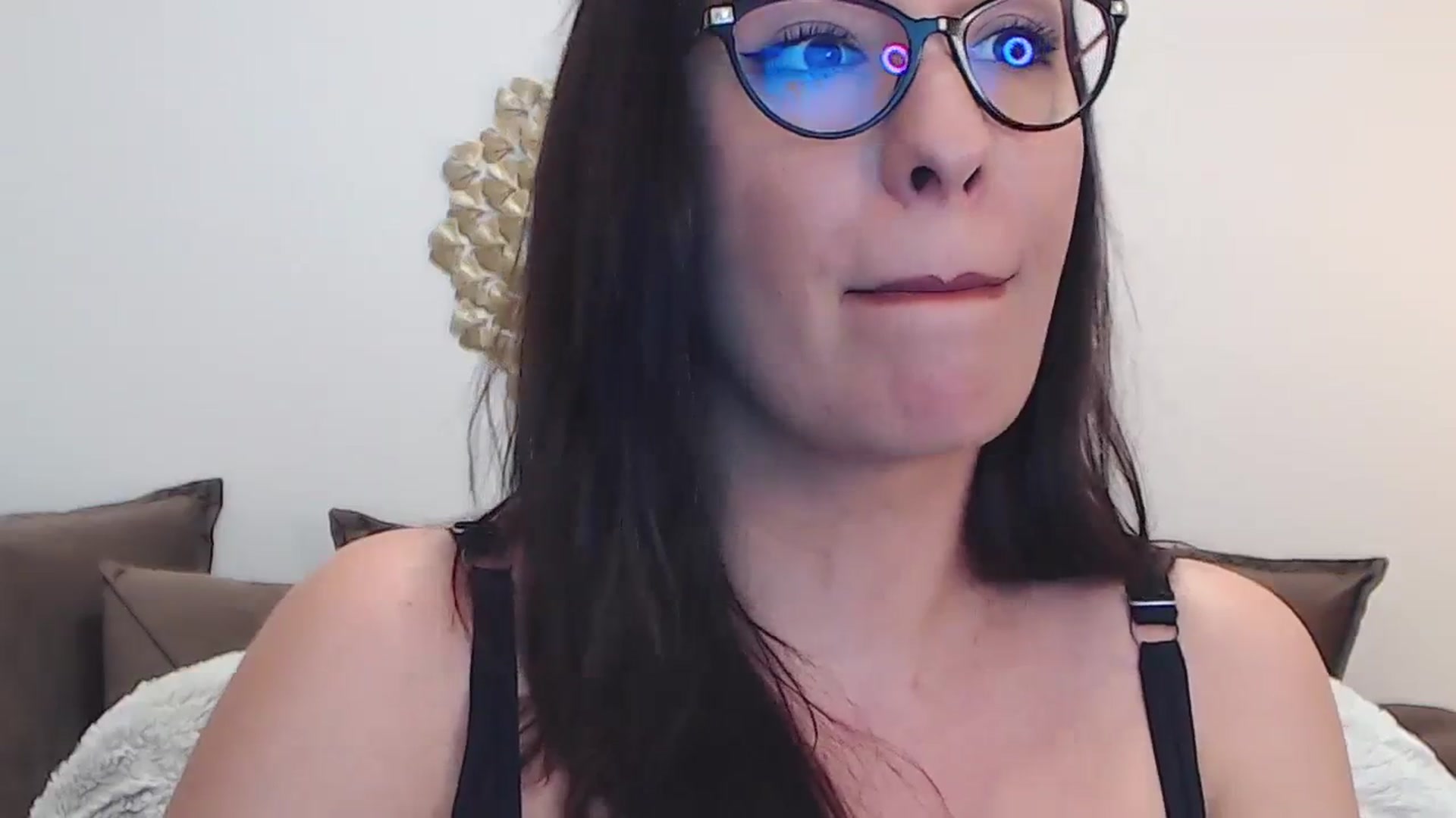 Gallery image thumbnail from Arabian_Woman's myfreecams stream on, 02/04/2024, 14:29 image 9 of 20